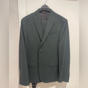 Egara green suit